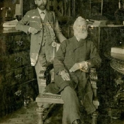 17. . Іларіон з батьком Семеном в музеї.1919.jpg